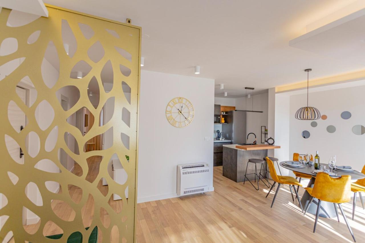 Znjan Holidays Apartament