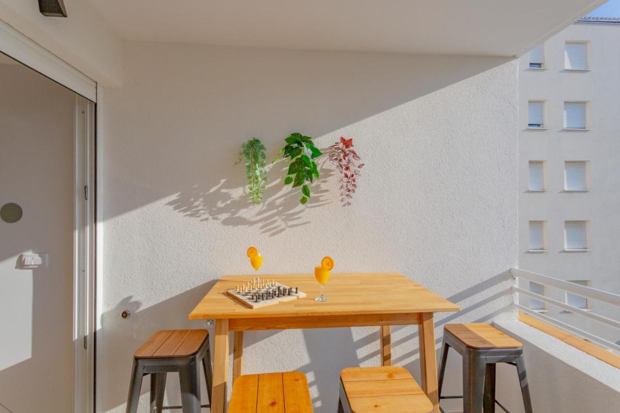 Znjan Holidays Apartament *
