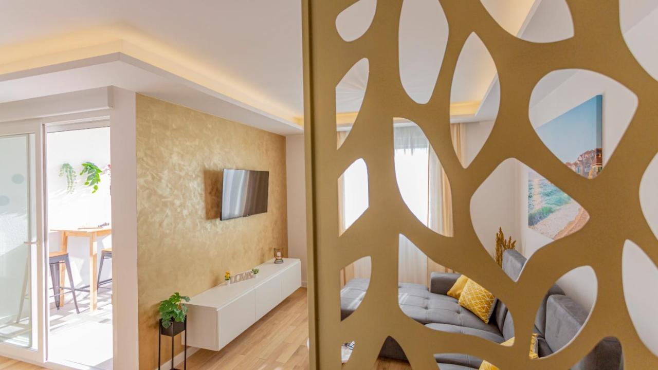 Znjan Holidays Apartament