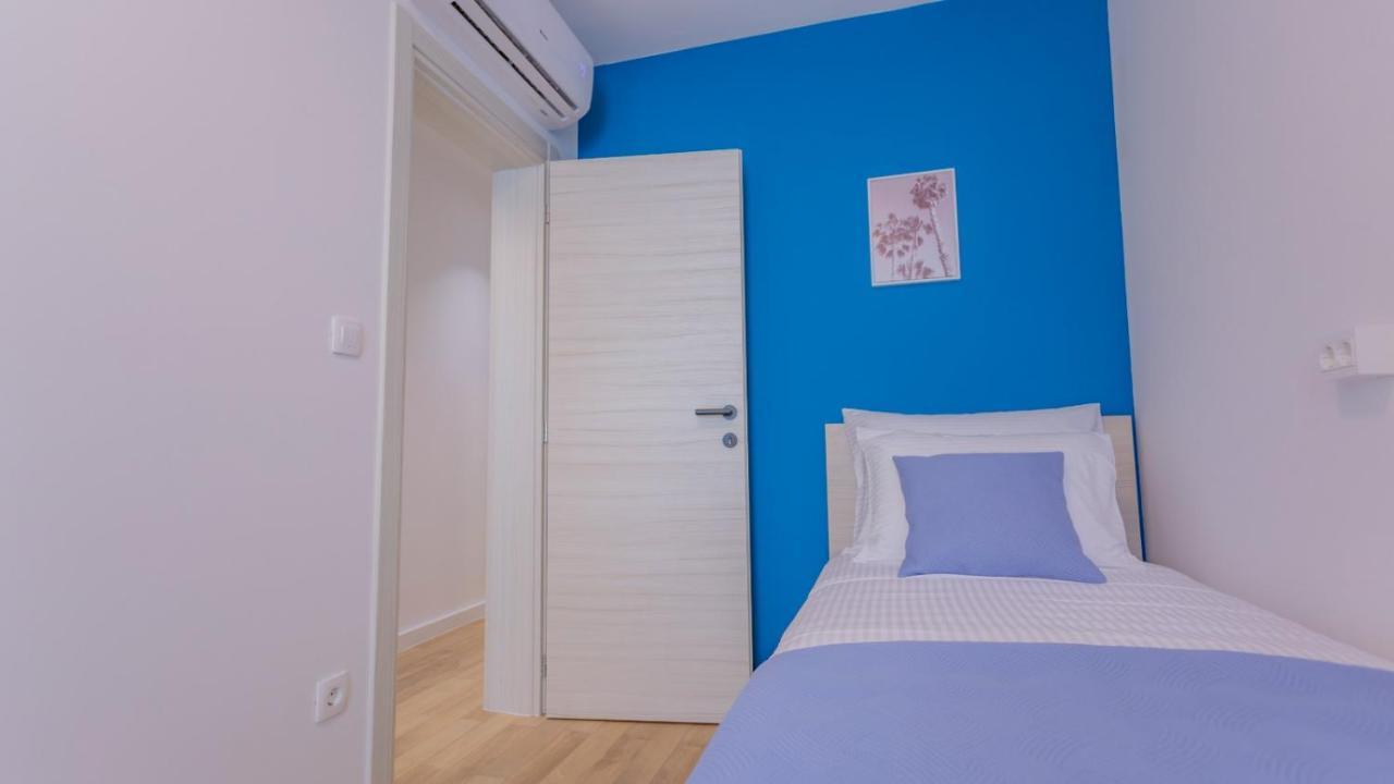 Znjan Holidays Apartament *